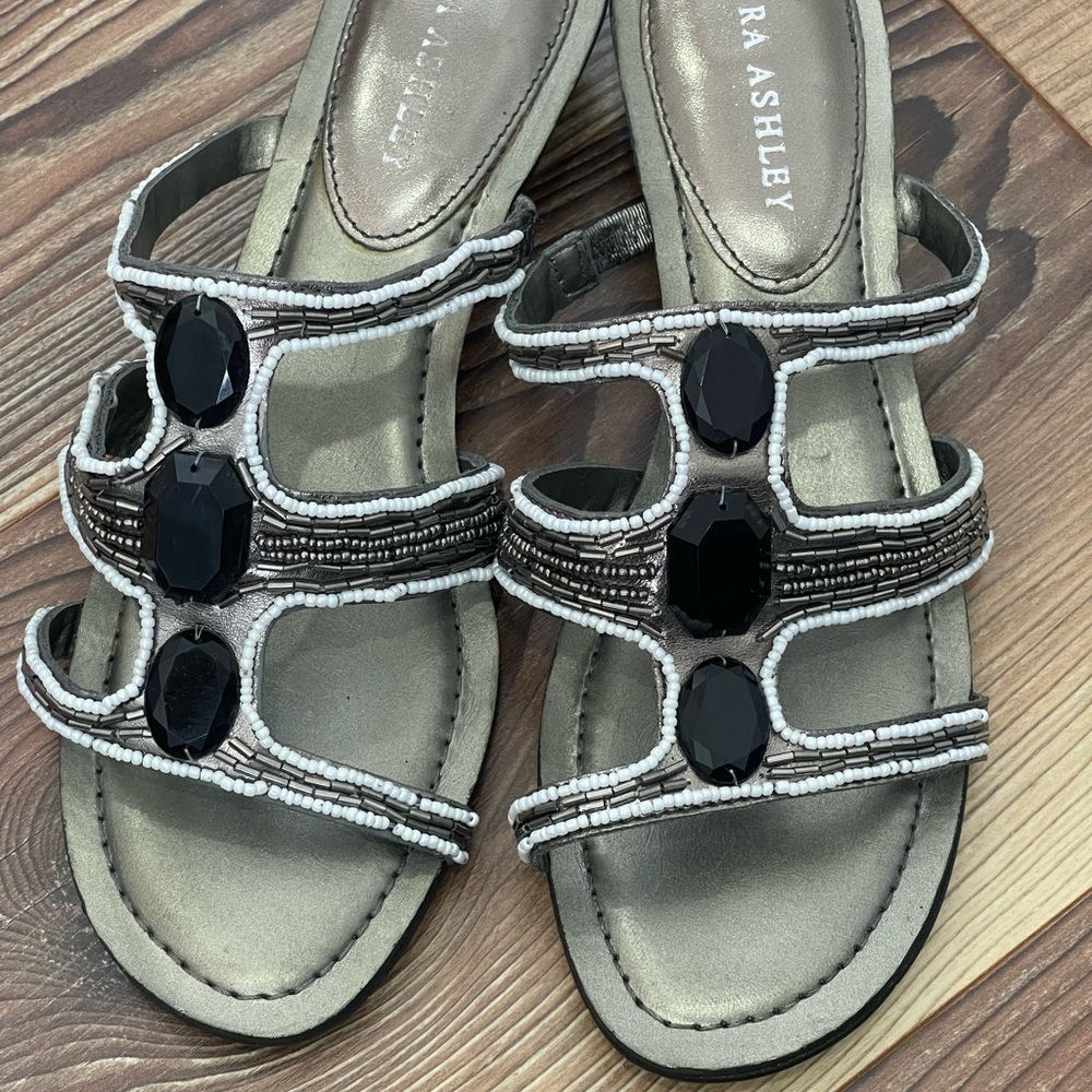 Laura Ashley 7.5 “LA Trimmer” Women's‎ Beaded Sandals